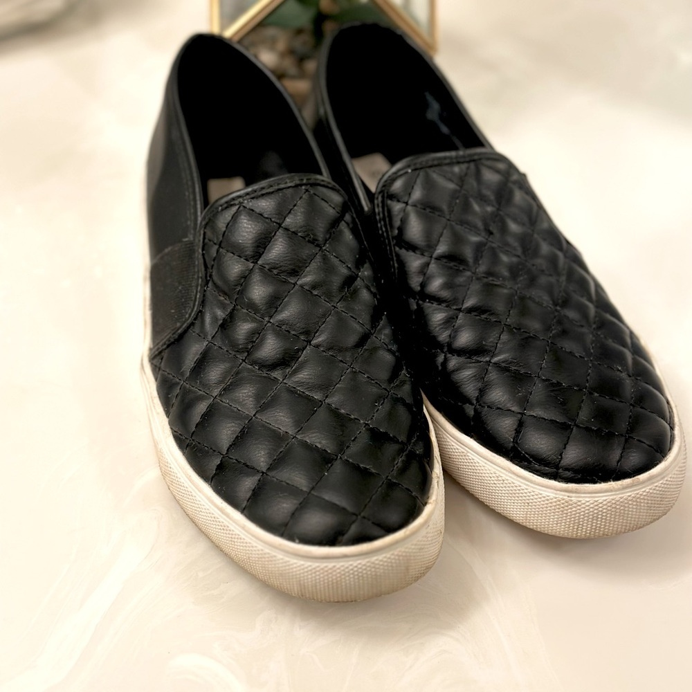 Steve Madden ECENTRCQ BLACK slip ons